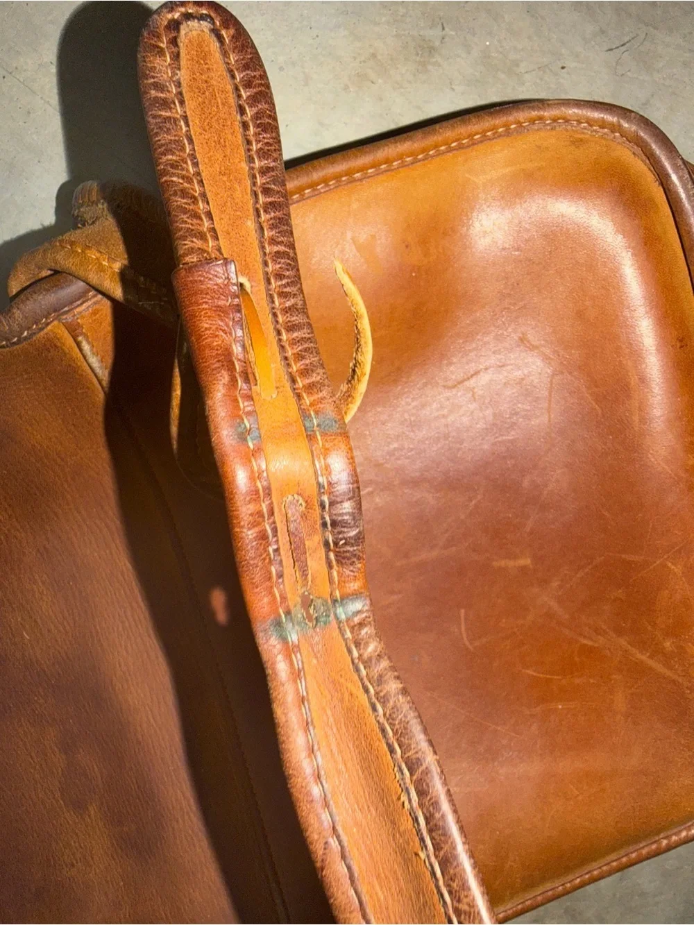 Vintage Coach brown tan leather purse